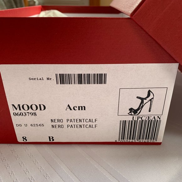 Patent Leather High-Heel Platform Pumps - Picture 8 of 8